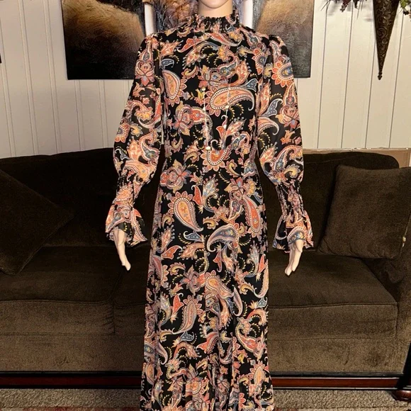 Julia Jordan • Size 4 • Floral/Paisley • Fall Colors • Brown/Beige/Yellow •Dress - Picture 2 of 16